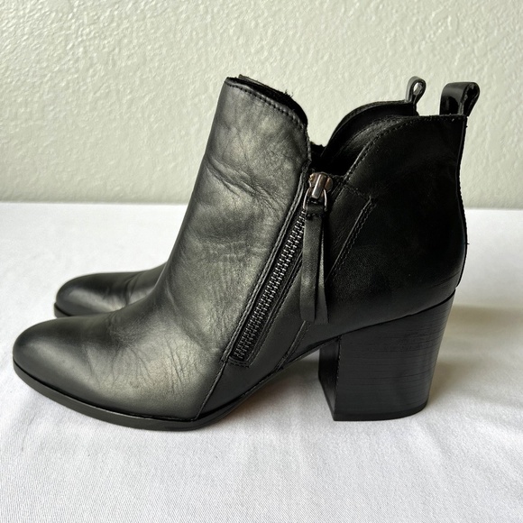 Donald J. Pliner Sz 9 Edyn side zipper stacked heel booties - Picture 1 of 12